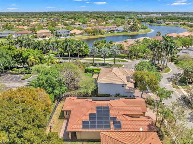 19381 Stonebrook St, Weston, FL 33332