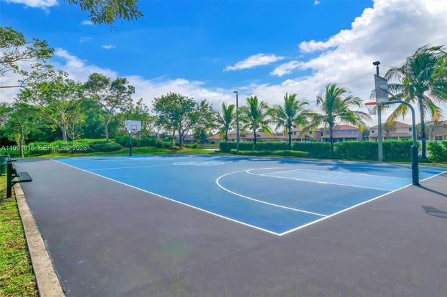 19381 Stonebrook St, Weston, FL 33332