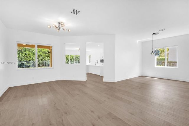 19381 Stonebrook St, Weston, FL 33332