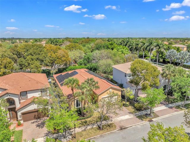 19381 Stonebrook St, Weston, FL 33332