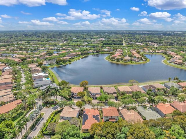 19381 Stonebrook St, Weston, FL 33332