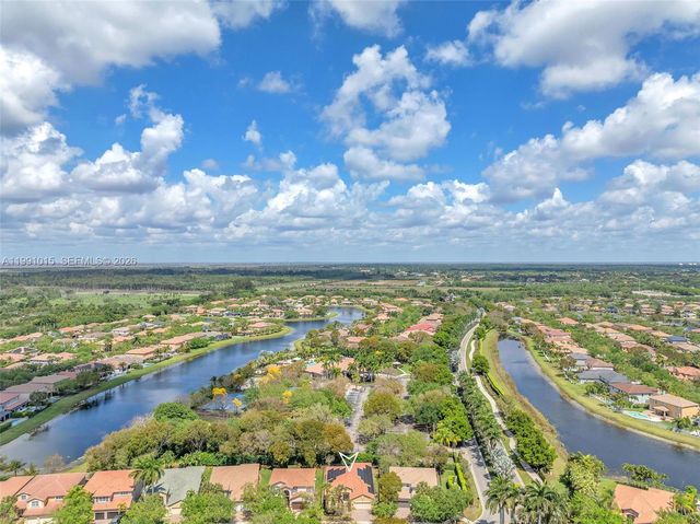 19381 Stonebrook St, Weston, FL 33332