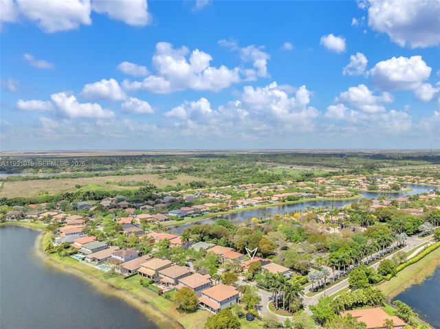 19381 Stonebrook St, Weston, FL 33332