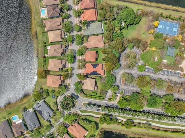 19381 Stonebrook St, Weston, FL 33332