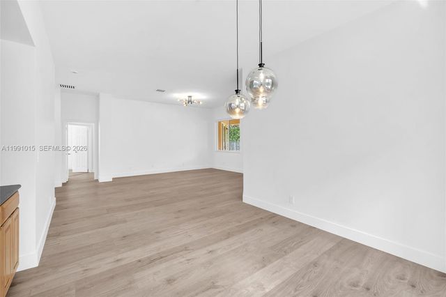 19381 Stonebrook St, Weston, FL 33332