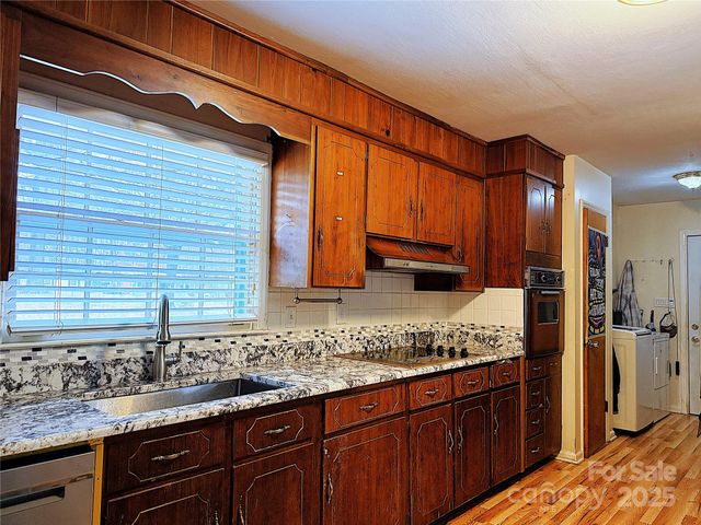 6841 Idlewild Road, Charlotte, NC 28212