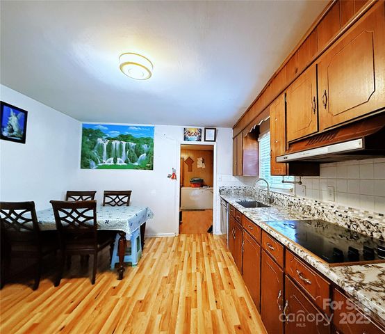 6841 Idlewild Road, Charlotte, NC 28212