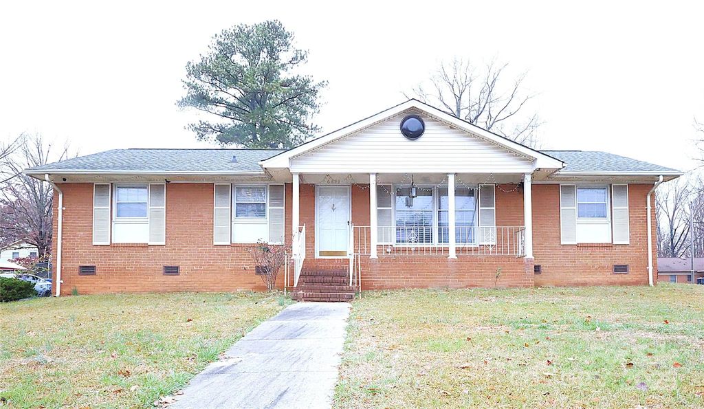 6841 Idlewild Road, Charlotte, NC 28212