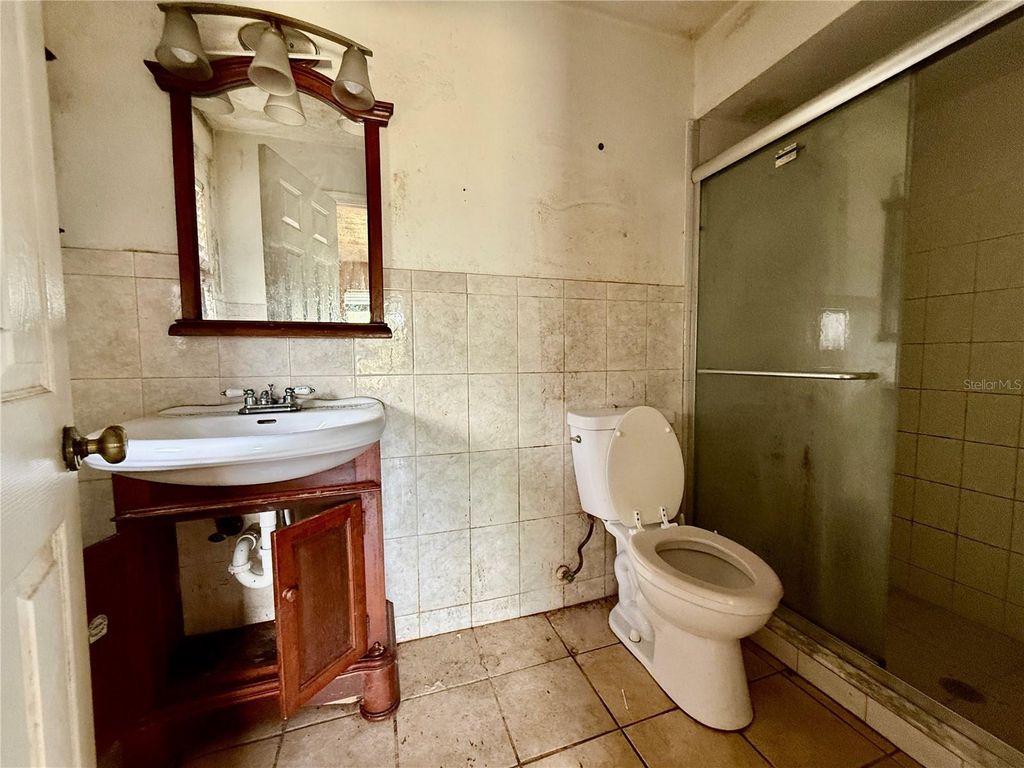 Image 5 of property listing at 303 CORTEZ COURT, Kissimmee, FL 34758