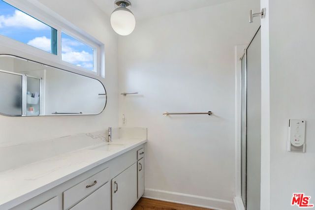315 N Hillcrest Boulevard 19, Inglewood, CA 90301