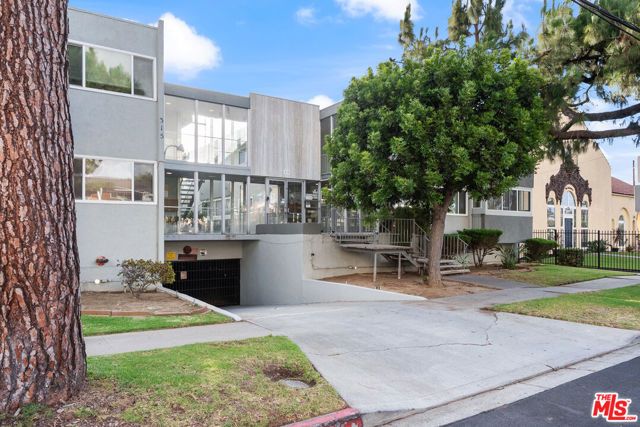315 N Hillcrest Boulevard 19, Inglewood, CA 90301
