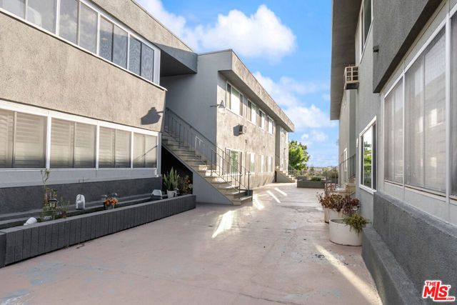 315 N Hillcrest Boulevard 19, Inglewood, CA 90301