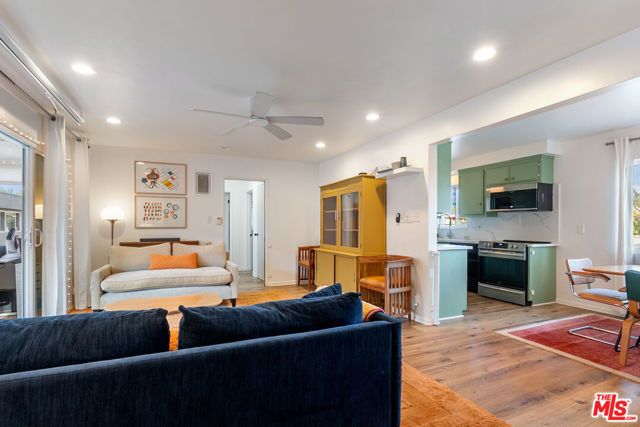 315 N Hillcrest Boulevard 19, Inglewood, CA 90301