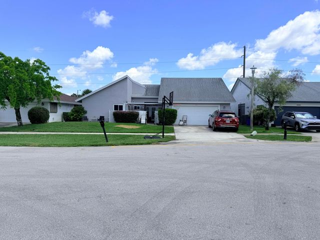 7797 San Marcos Place, Boca Raton, FL 33433