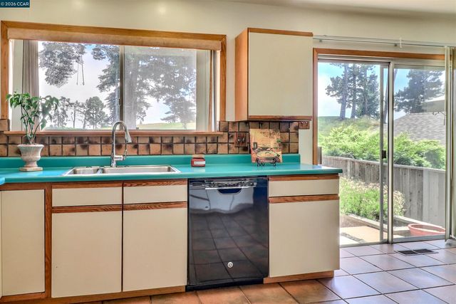 6830 Del Monte Ave, Richmond, CA 94805