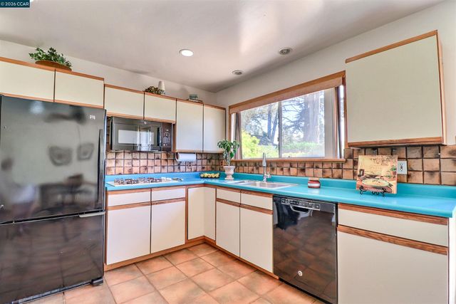 6830 Del Monte Ave, Richmond, CA 94805
