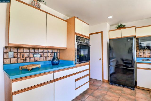 6830 Del Monte Ave, Richmond, CA 94805