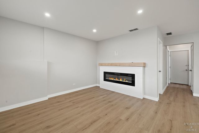 1100 Ellsworth Drive, Grayslake, IL 60030