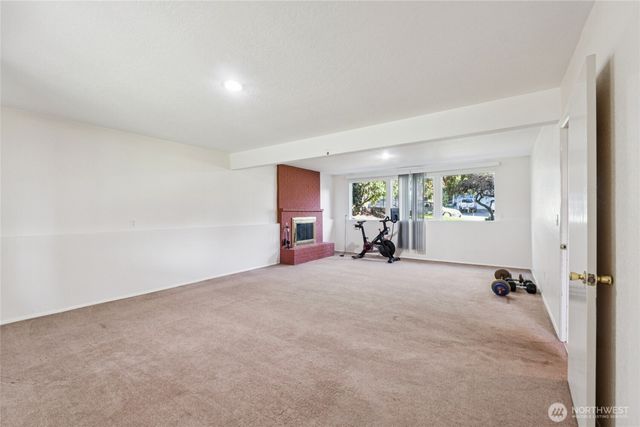 3021 NE 201st Place, Lake Forest Park, WA 98155