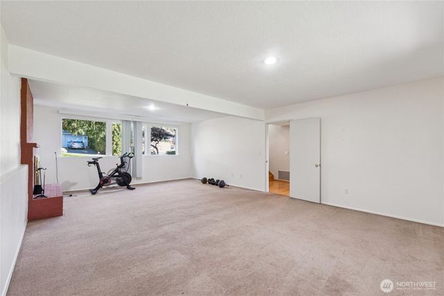 3021 NE 201st Place, Lake Forest Park, WA 98155