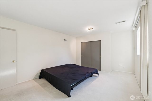 3021 NE 201st Place, Lake Forest Park, WA 98155