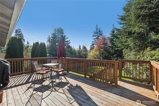 3021 NE 201st Place, Lake Forest Park, WA 98155