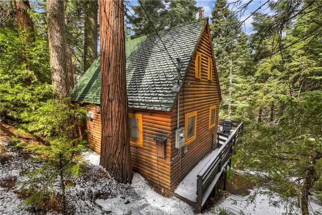 529 West Victoria Court, Lake Arrowhead, CA 92352