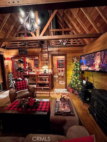 529 West Victoria Court, Lake Arrowhead, CA 92352