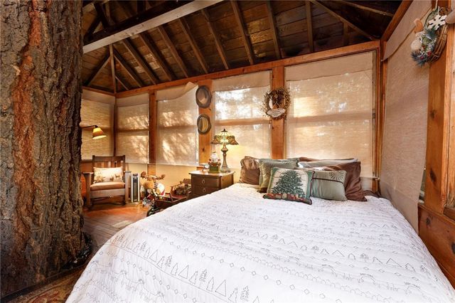 529 West Victoria Court, Lake Arrowhead, CA 92352