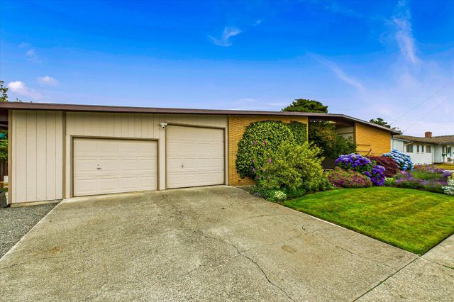 2271 Grace Avenue, Mckinleyville, CA 95519