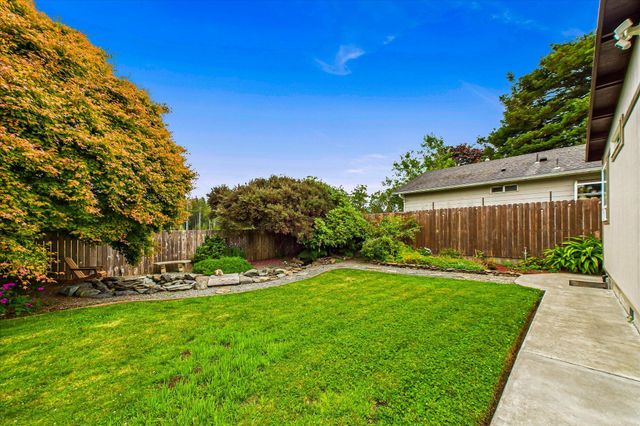 2271 Grace Avenue, Mckinleyville, CA 95519