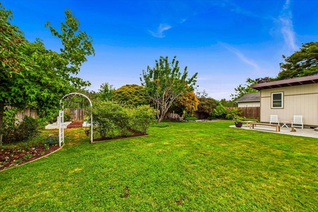 2271 Grace Avenue, Mckinleyville, CA 95519