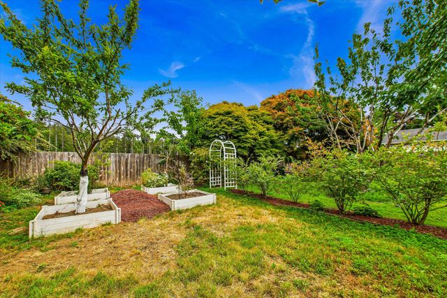 2271 Grace Avenue, Mckinleyville, CA 95519