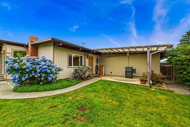 2271 Grace Avenue, Mckinleyville, CA 95519