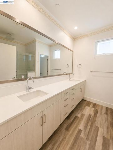 977 24Th St, Oakland, CA 94607