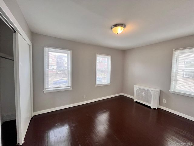 150-44 87th Road, Briarwood, NY 11432