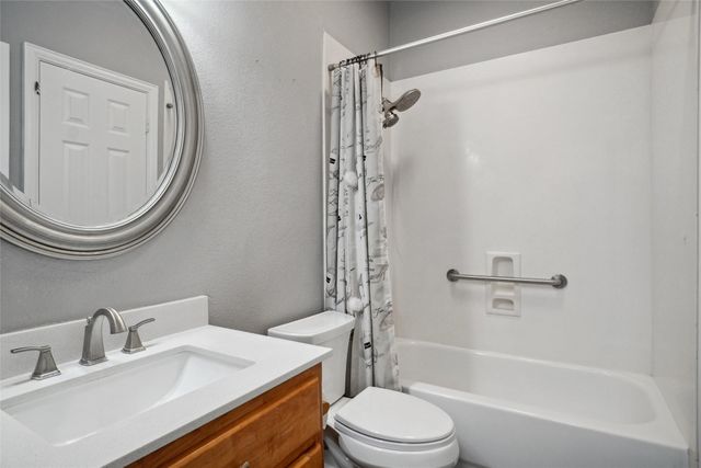 3221 Shadow Wood Circle, Highland Village, TX 75077
