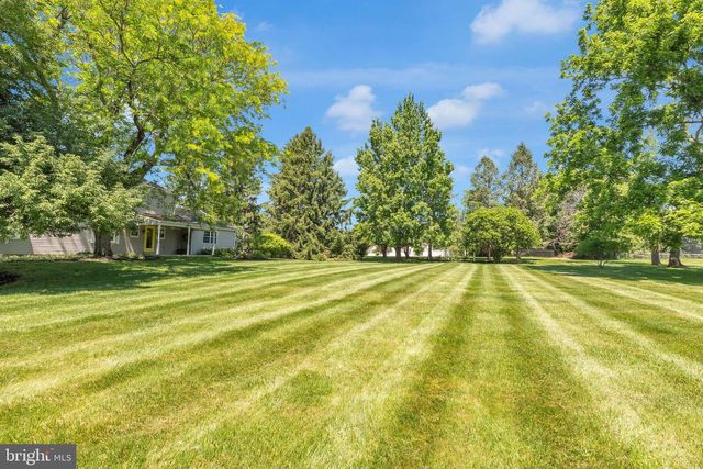 89 BUCK RD, Warrington, PA 18976