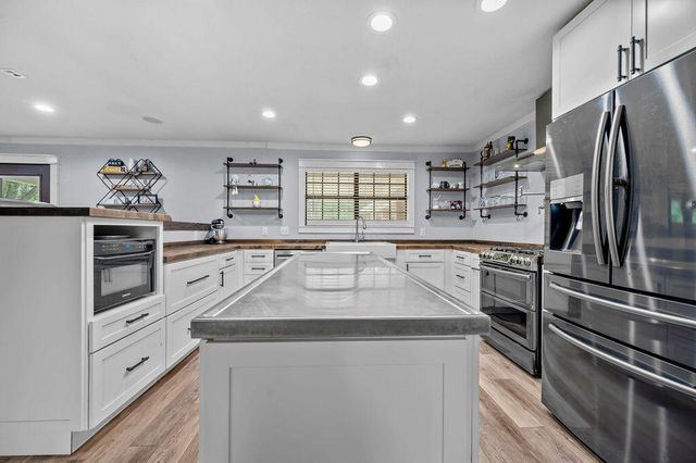 150 Thomas, Leesville, LA 71446