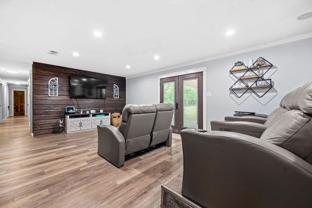 150 Thomas, Leesville, LA 71446