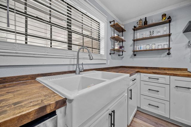 150 Thomas, Leesville, LA 71446