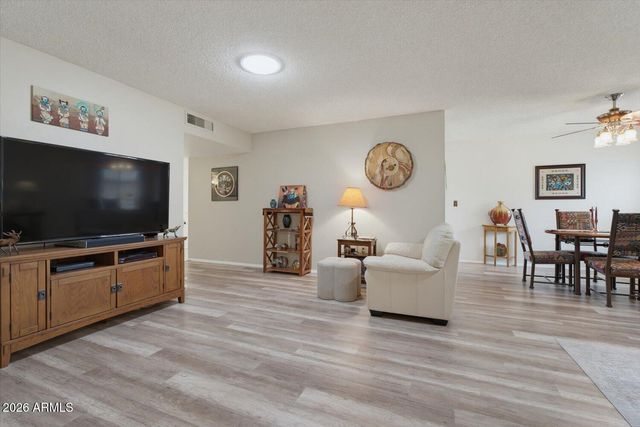 10611 W SARATOGA Circle, Sun City, AZ 85351