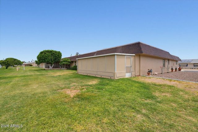 10611 W SARATOGA Circle, Sun City, AZ 85351