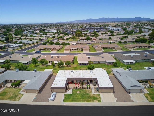 10611 W SARATOGA Circle, Sun City, AZ 85351