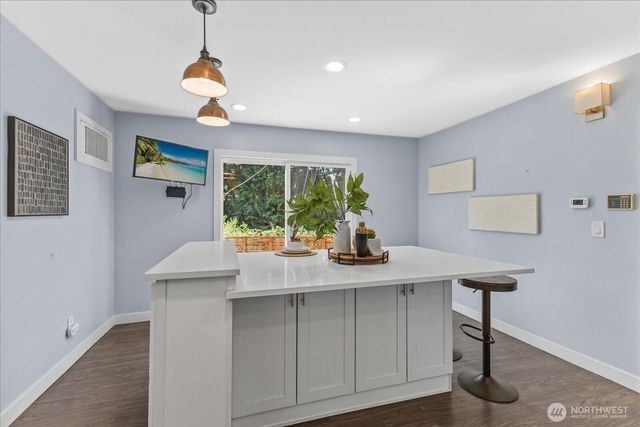 14215 110th Avenue NE, Kirkland, WA 98034