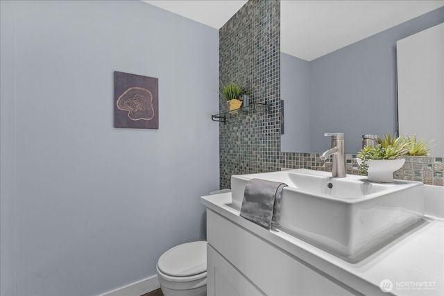 14215 110th Avenue NE, Kirkland, WA 98034
