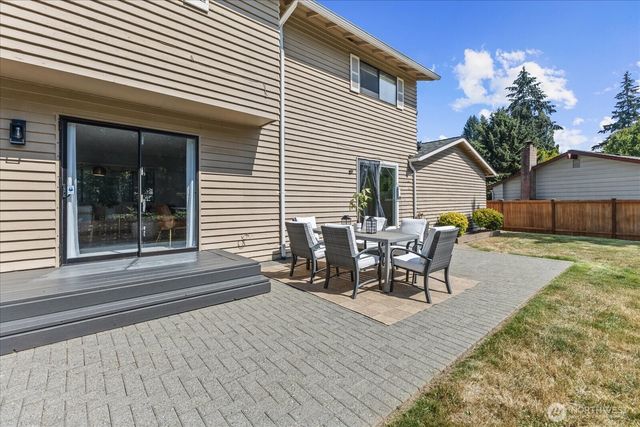 14215 110th Avenue NE, Kirkland, WA 98034