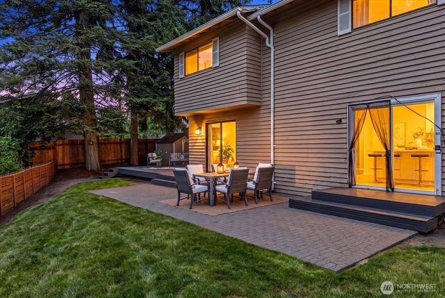 14215 110th Avenue NE, Kirkland, WA 98034