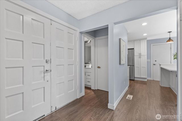 14215 110th Avenue NE, Kirkland, WA 98034