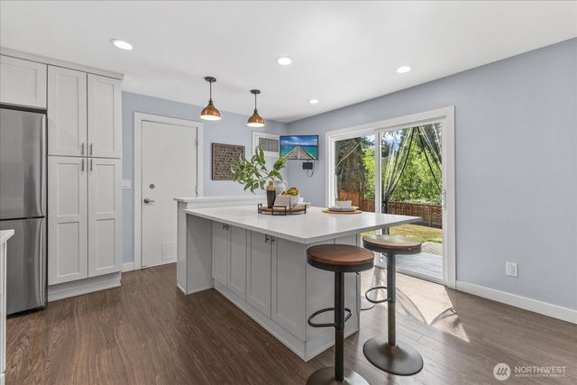 14215 110th Avenue NE, Kirkland, WA 98034